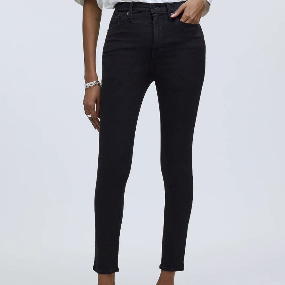 Black stretchy skinny jeans